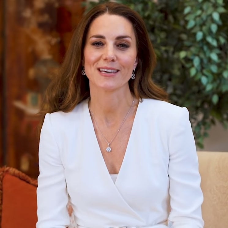 La elección sorpresa de Kate: el vestido blanco con truco de hace cuatro años