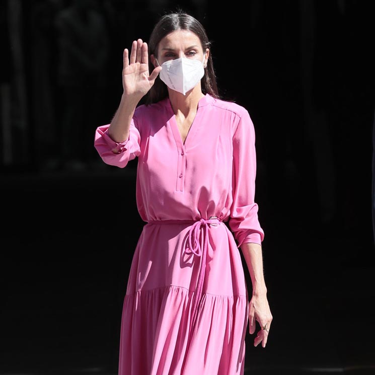 La reina Letizia arriesga con nuevo vestido rosa, elección que conecta con  Kate Middleton - Foto 1
