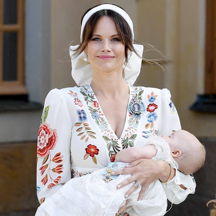 Sofia de Suecia triunfa con vestido bordado en el bautizo de su tercer hijo