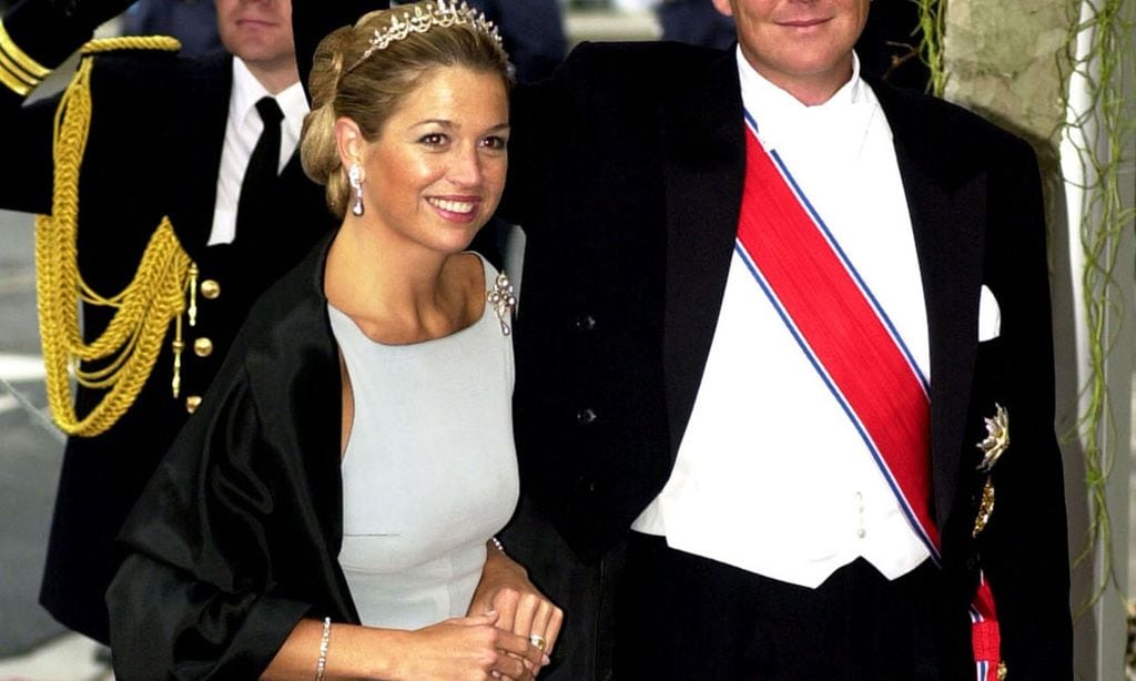 El debut de Máxima de Holanda ante la realeza con vestido liso y calzado plano 20 años atrás