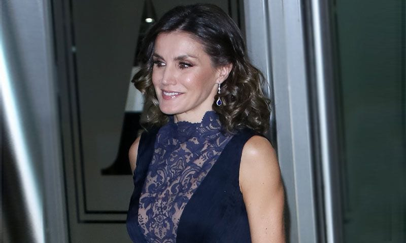 Los homenajes de doña Letizia a la reina Sofía a través de la moda