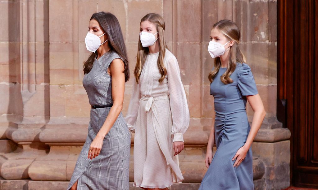 Premios Princesa de Asturas 2021: los looks opuestos de Leonor