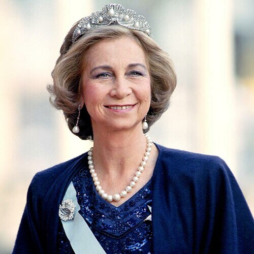 Los otros vestidos que la reina Sofía podría prestar a doña Letizia