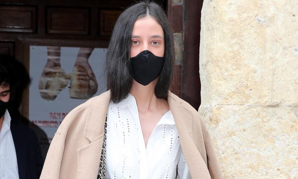 Victoria de Marichalar confirma su estatus de 'influencer' gracias a esta bomber de Zara