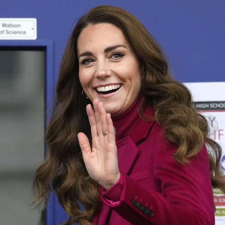 Kate Middleton repite su truco de estilo favorito con abrigo y jersey de lana rebajados