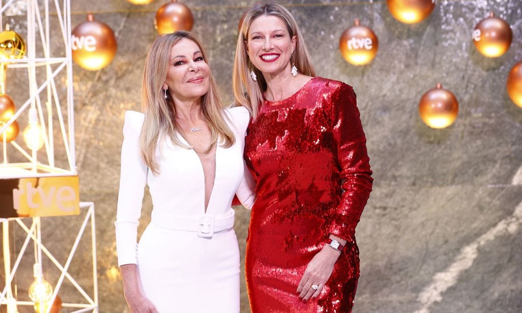 Ana Obregón y Anne Igartiburu recuerdan los lookazos de sus últimas campanadas