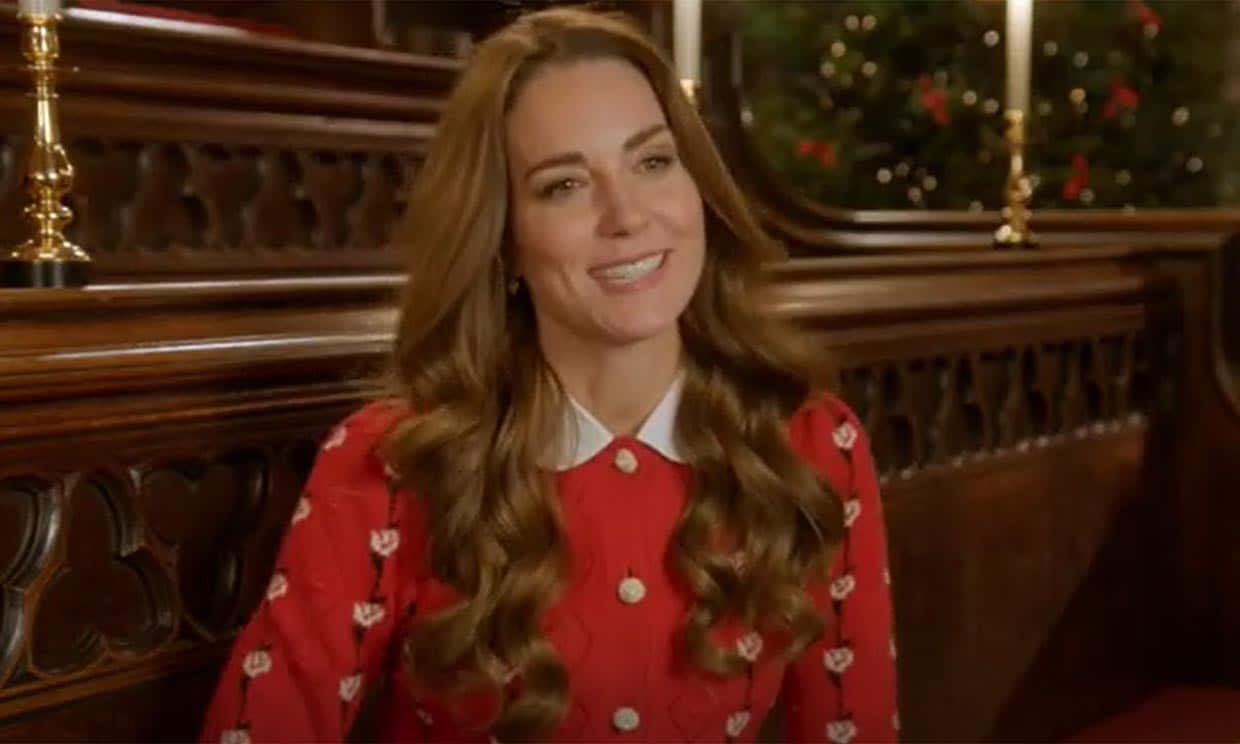 Kate Middleton con una chaqueta navideña