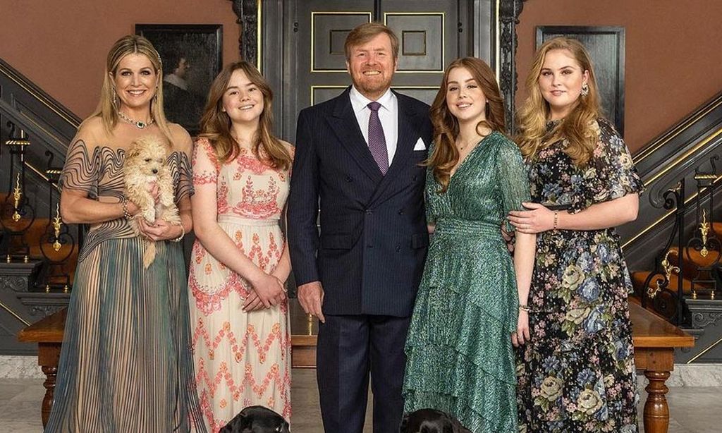 Los fabulosos vestidos de gala de Máxima y sus hijas para felicitar la Navidad