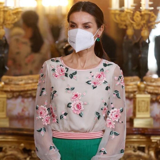 La reina Letizia rescata un espectacular look floral de doña Sofía