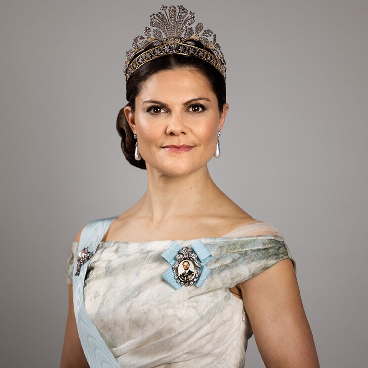 Los looks de gala de las princesas de Suecia: fabulosos vestidos y tiaras con historia