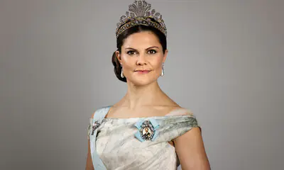 Los looks de gala de las princesas de Suecia: fabulosos vestidos y tiaras con historia