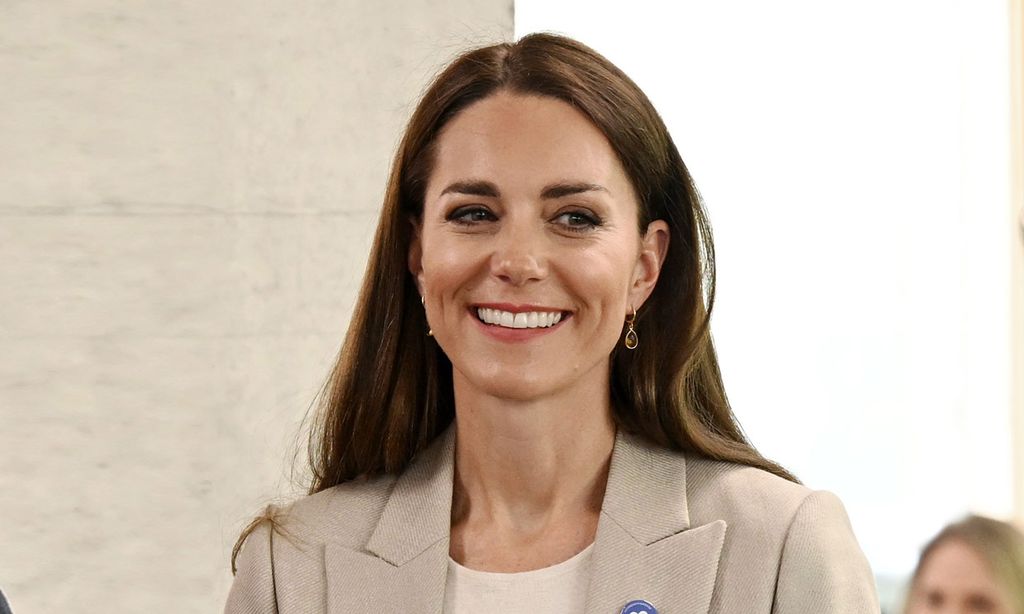 Kate Middleton apuesta por la sobriedad con el look de básicos que nunca falla en el trabajo