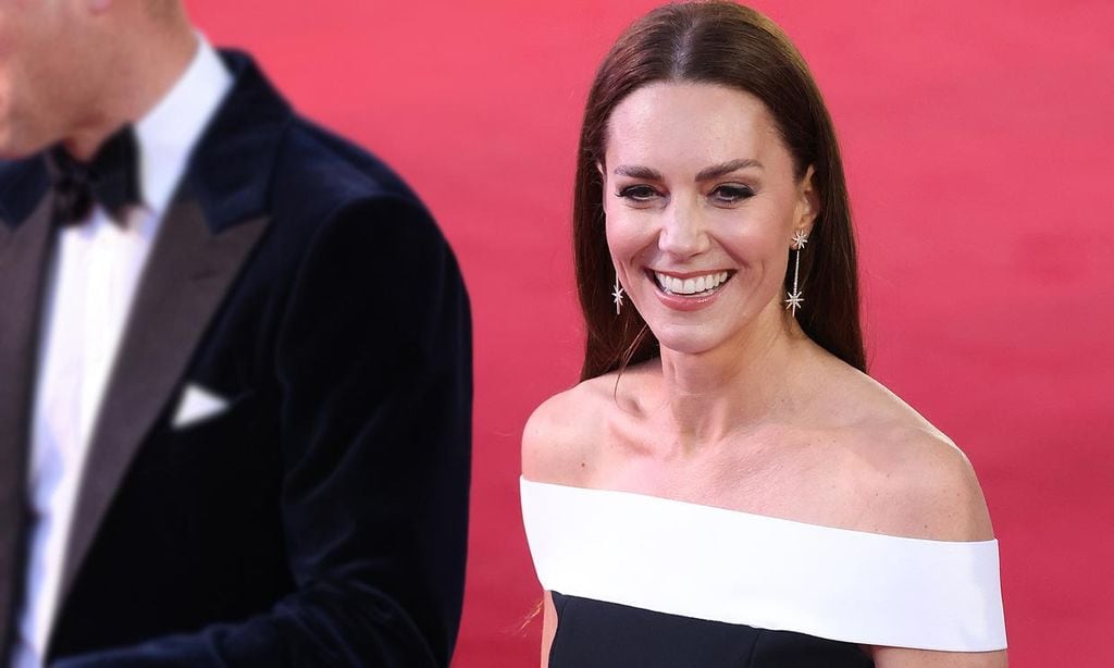 Kate vuelve a conquistar la alfombra roja: el vestido 'Lamble' y unos pendientes de estrella