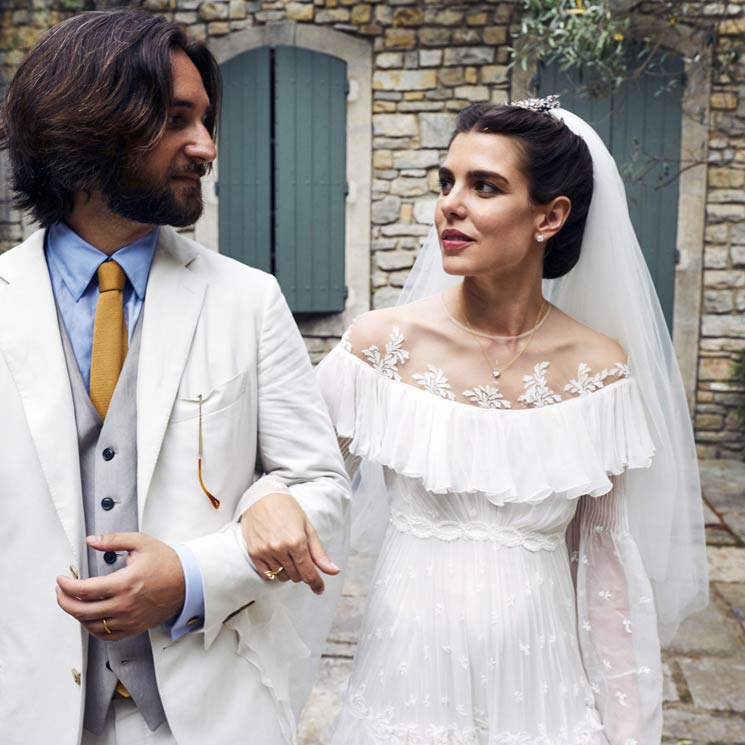 Del look nupcial a las invitadas, así fue la boda religiosa de Carlota Casiraghi hace tres años