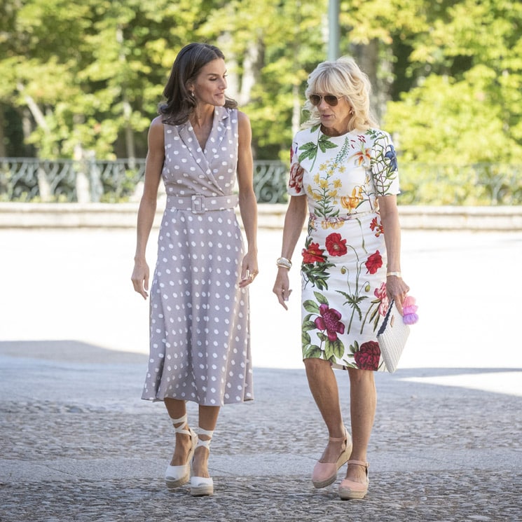 La reina Letizia comparte su pasión por las alpargatas con Jill Biden y otras primeras damas