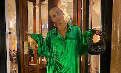 Pauline Ducruet desvela su look fetiche: camisa de seda sostenible con sandalias de cristales