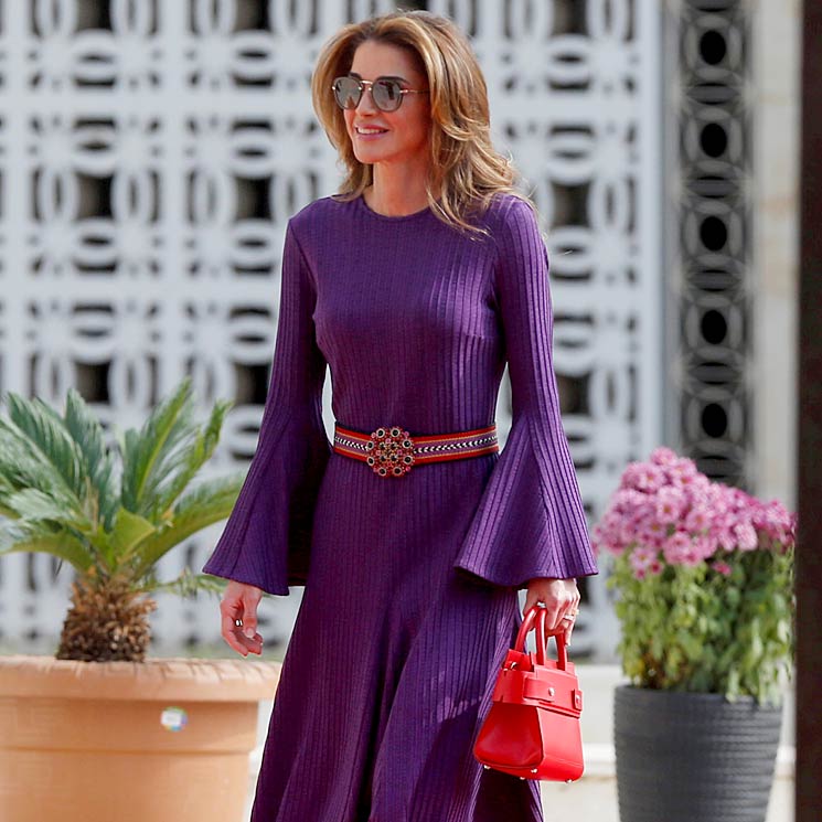 Rania de Jordania cumple 52 años como la reina de estilo más arriesgado