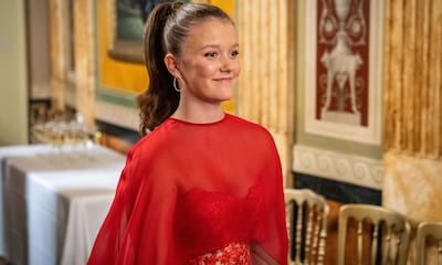 Isabella de Dinamarca, de 15 años, se impone en su debut con dos originales looks