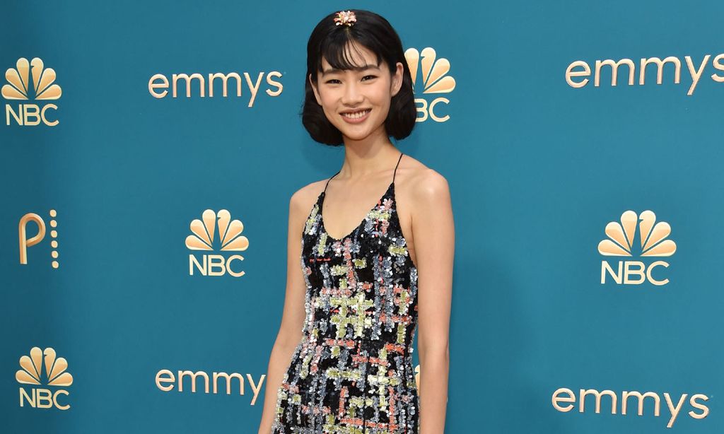 Premios Emmy: Hoyeon Jung y su vestido de 20.000 lentejuelas 