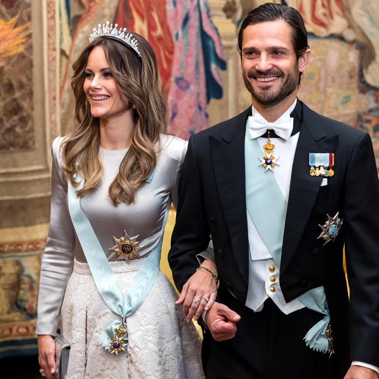 Sofia de Suecia, fabulosa con un conjunto de estilo nupcial y la tiara de su boda
