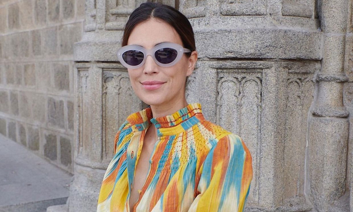 Sassa de Osma y sus blusas españolas con estampados bonitos para pasear por la ciudad