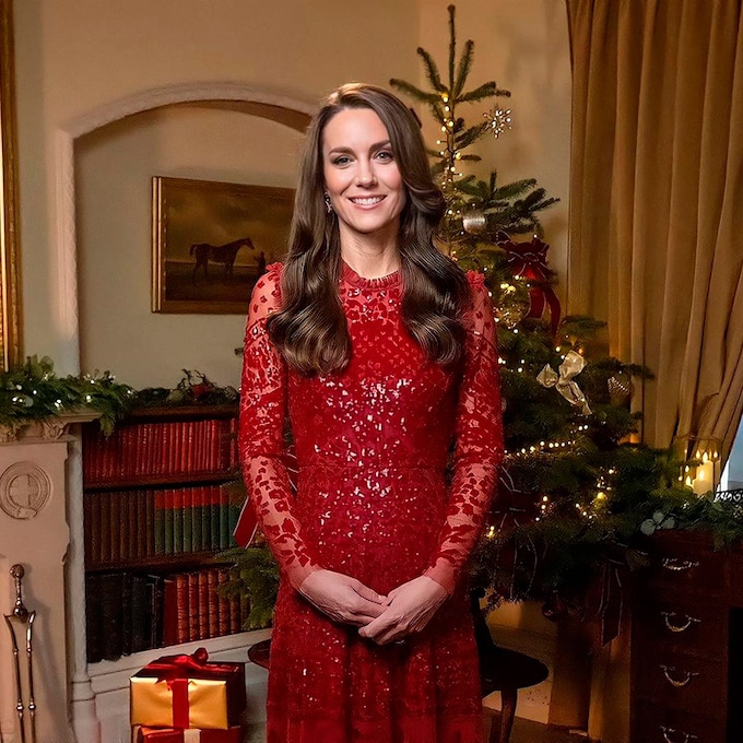 Kate Middleton recupera su famoso vestido rojo de lentejuelas para la felicitación de Navidad