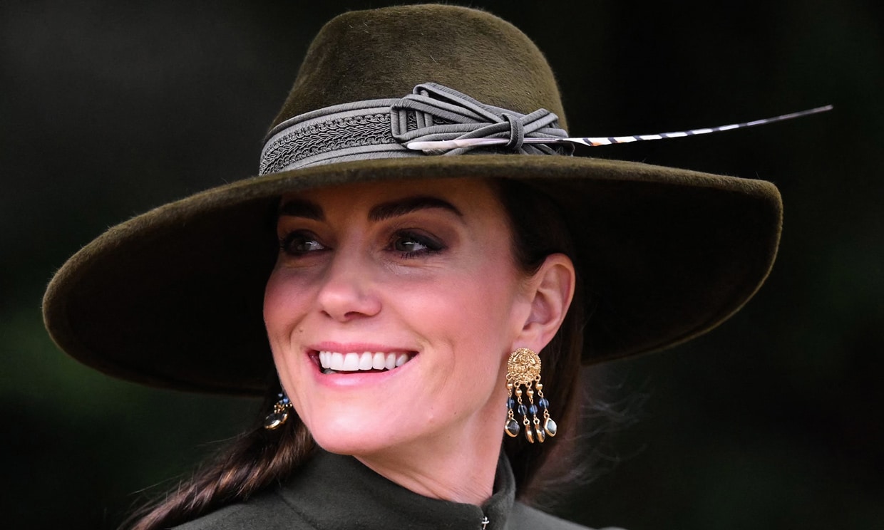 Kate Middleton con sombrero verde en la misa de Navidad
