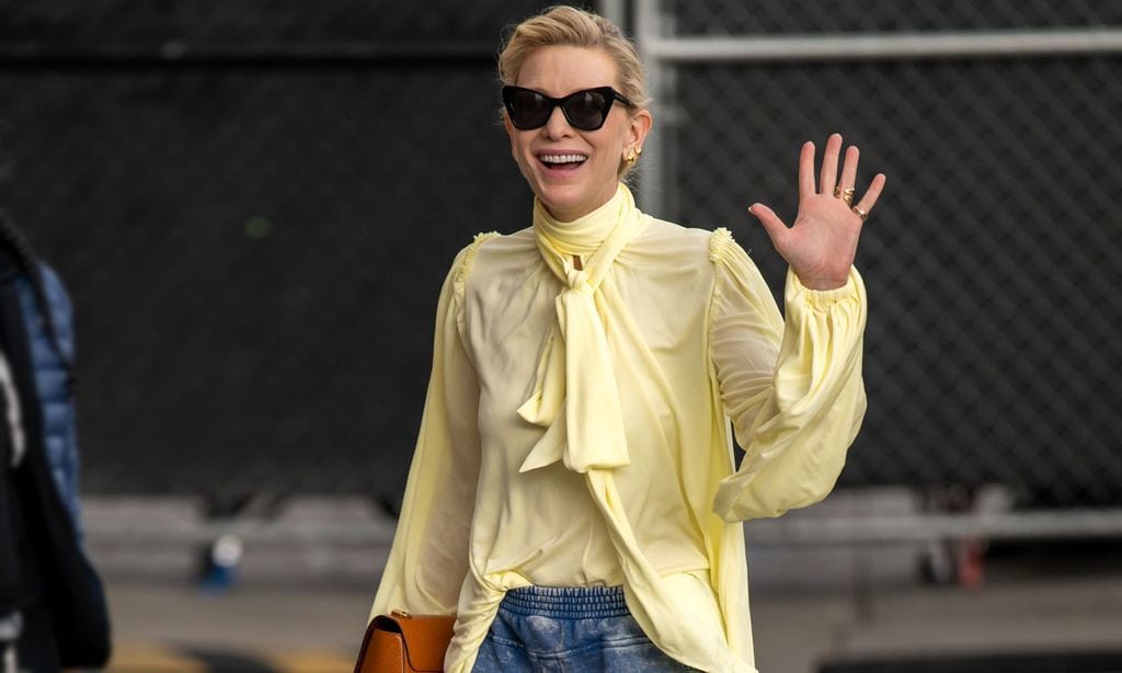 ¡Pura innovación! Cate Blanchett se supera con un vaquero 'oversize' y blusa-vestido