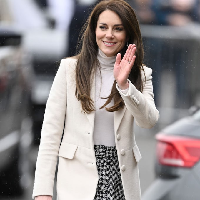 Tres años después, la princesa de Gales estrena (por fin) su falda deshilachada de Zara