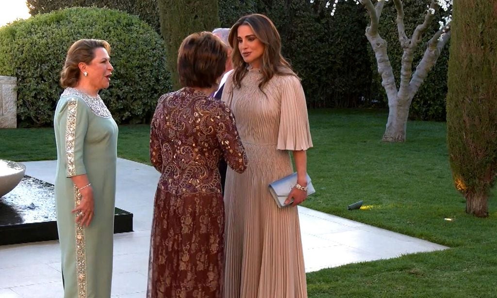 Rania de Jordania elige un diseño de alta costura para la boda de su hija Iman