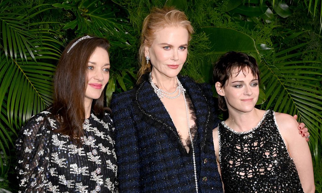 Las estrellas de Hollywood deslumbran en la cena previa a los Oscar con looks llenos de 'tweed' y encaje