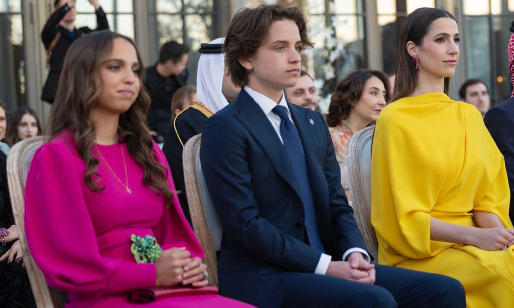 Rajwa Al Saif y Salma de Jordania, dos invitadas con vestidos potentes y guiños a la reina Rania