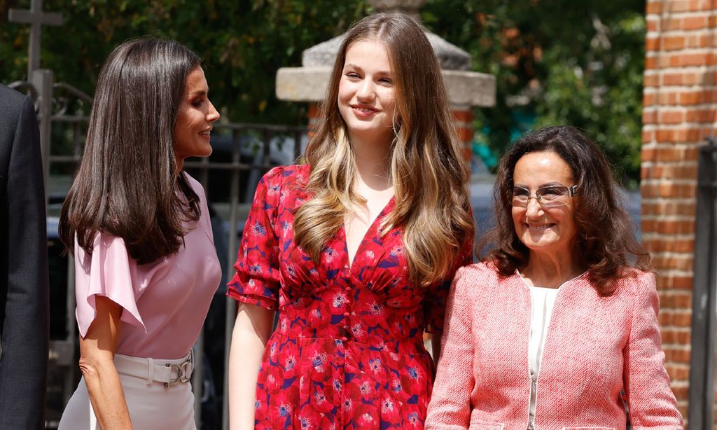 La princesa Leonor, la más bohemia con su vestido 'made in Spain' en la confirmación de Sofía