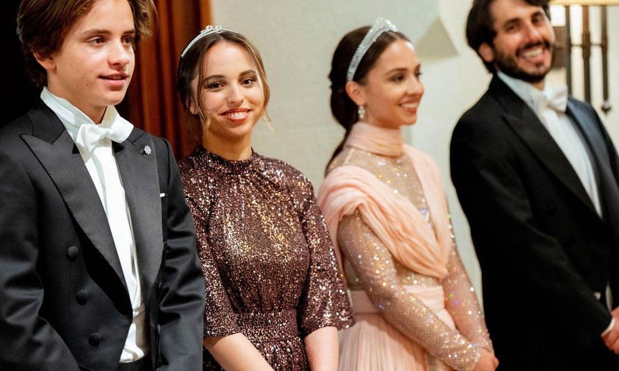 Las princesas Iman y Salma de Jordania, radiantes en la boda de su hermano