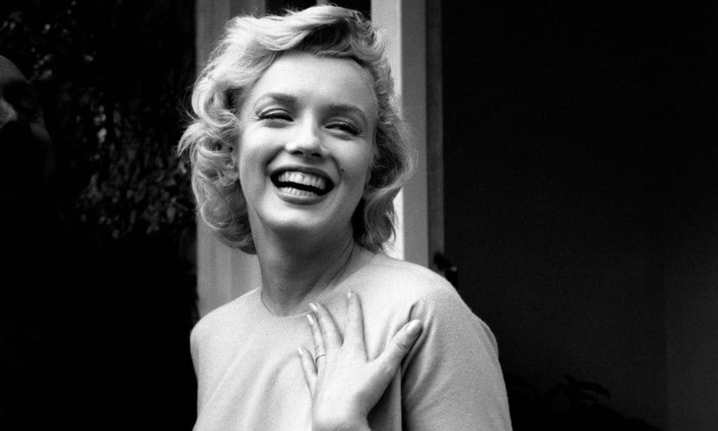 Con más de 70 diamantes y esfera de nácar: el reloj-joya que hoy elegiría Marilyn Monroe