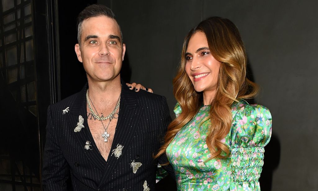 Robbie Williams está en Madrid con su mujer, Ayda Field, ¿quieres conocer a su preciosa familia numerosa?