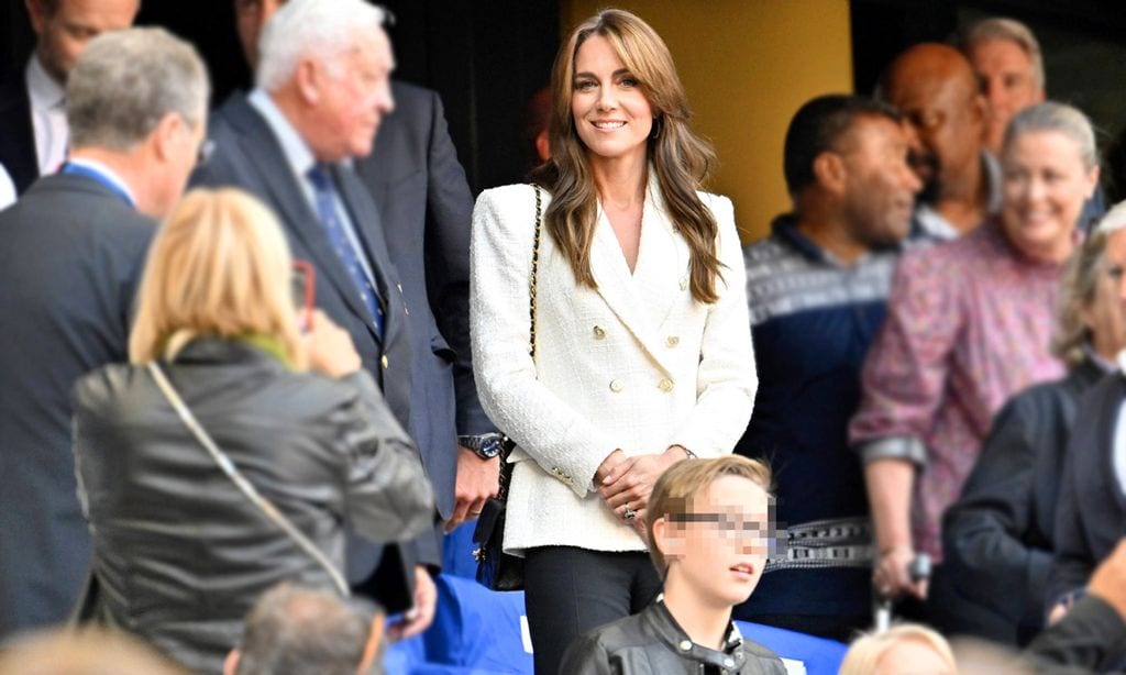 La princesa de Gales encuentra entre sus chaquetas de Zara el mejor look para ir al rugby en Marsella