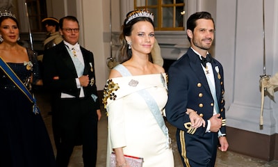 Desfile de tiaras y fabulosos vestidos entre las 'royals' durante la gran cena de gala en Suecia