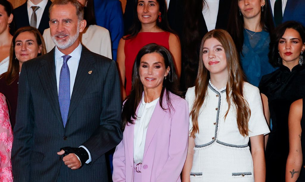 El look con el que la reina Letizia deja brillar a sus hijas mientras rompe una tradición