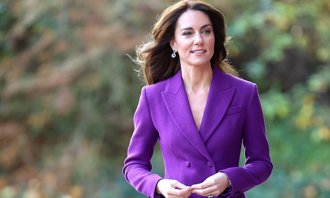 Kate Middleton traje morado