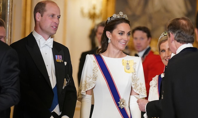 Kate Middleton rescata la tiara 'Strathmore Rose', que llevaba 90 años sin usarse