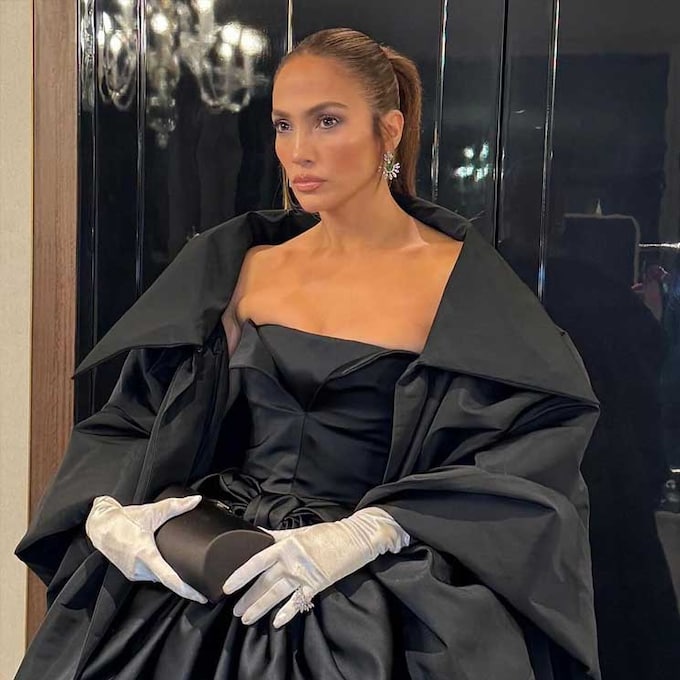 Jennifer Lopez convertida en una auténtica diva de Hollywood con su último look en Dubai