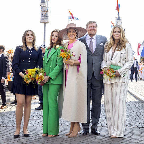 Recordamos los mejores looks que Máxima de Países Bajos y sus hijas han lucido en el Día del Rey desde 2014