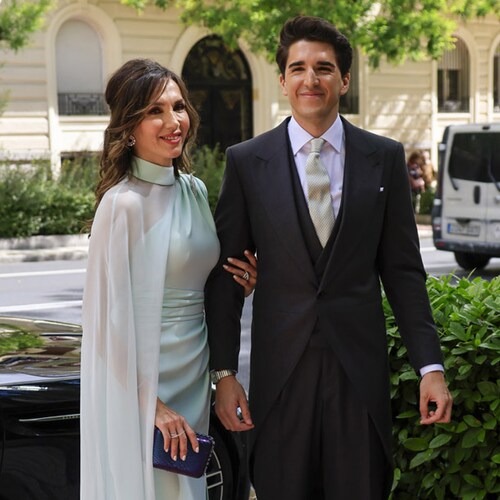 El espectacular vestido de madrina de Paloma Lago en la boda de su hijo, Javier García Obregón