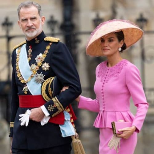Recordamos el espectacular look con el que la reina Letizia cautivó en la coronación de Carlos III al cumplirse el primer aniversario