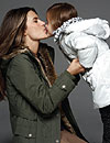 Anja, hija de Alessandra Ambrosio, debuta como modelo junto a su mamá