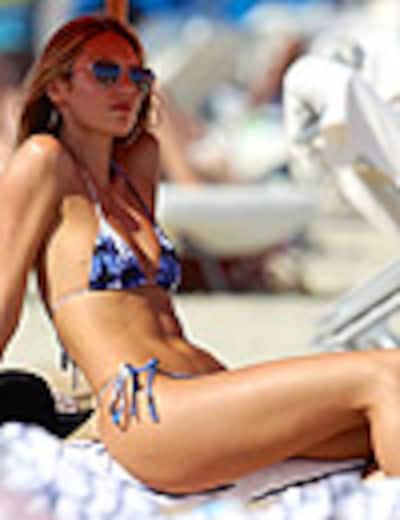 Candice Swanepoel, un espectacular ‘ángel’ en bikini por Miami