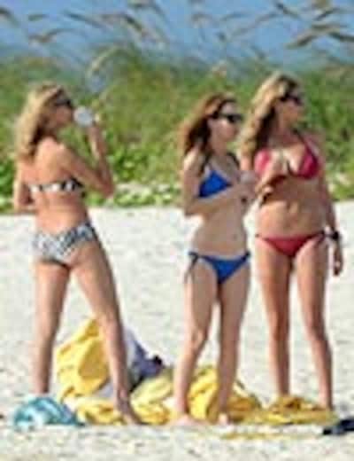 Kate Upton, días de trabajo y relax a orillas del mar junto a las actrices Cameron Diaz y Leslie Mann