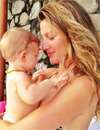 Gisele Bündchen y Miranda Kerr se deshacen en mimos con sus hijos