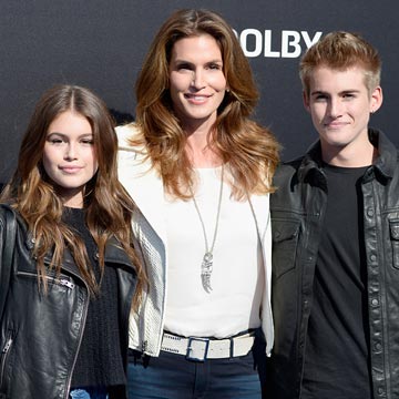 De tal palo, tal astilla: Cindy Crawford y su hija Kaia derrochan belleza en el 'photocall'